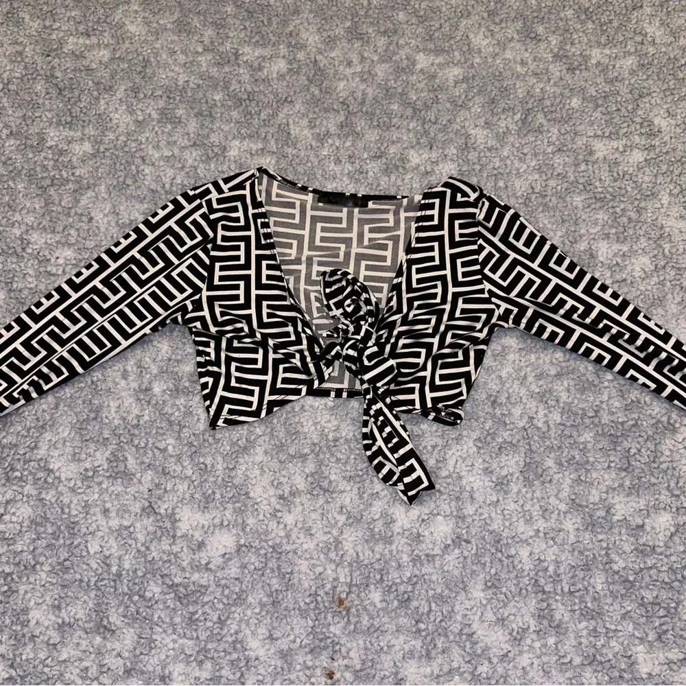 Seduction Black and White Abstract Tie Crop Top - Size S